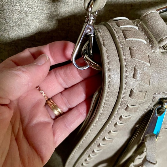 🔥Urban Expressions Vegan Leather Khloe Crossbody🔥 NWOT - Picture 7 of 15